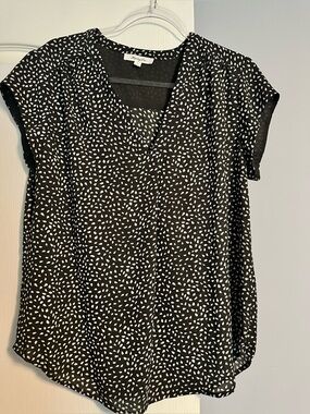 Wendy Bellissimo Black & White Printed V-Neck Short Sleeve Blouse